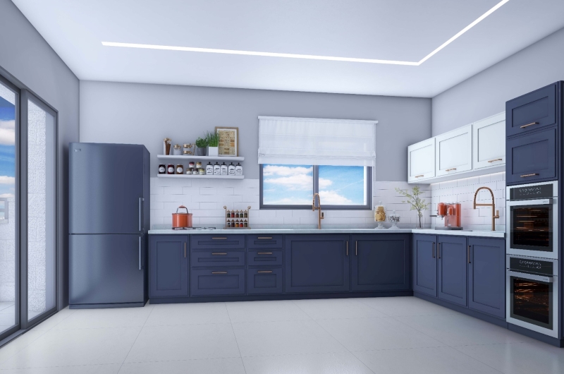 מטבח עם ארונות מקרר וחלון